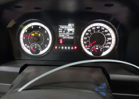 2018 Ram 1500 Express 4X4 6'4 Box z USA, uszkodzony, nr VIN 1C6RR7FG1JS282625